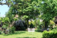 Gartenzauber unterm Tulpenbaum: Der Breisacher-Garten in Ihringen