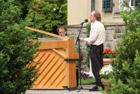 SWR-Hausmeister Hämmerle (Martin Schley) sang für die Mütter