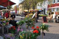 Wochenmarkt auf dem Neutorplatz