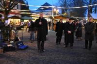 Inmitten des "Kristallationspunktes" - BM Oliver Rein eröffnet den Breisacher Weihnachtsmarkt