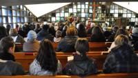 "Gott auf moderne Weise loben"- Jugendband der Martin- Bucer- Gemeinde vor vollem Haus
