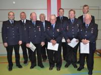 Hut ab!  Ehrungen für langjährige Feuerwehrmänner auf der FFW- Hauptversammlung 2011