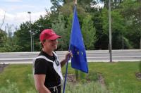 Brav mitmachen: Sascha Wussow mit Europaflagge