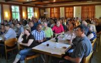 Großer Andrang im Gemeindesaal: DSL- Info- Abend in Niederrimsingen