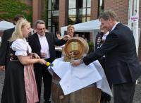 Im Fass ist Wein! Eröffnung des 3. Winzerfestes mit Weinprinzessin Sarah Kappeler und BWK- Vorständen Wilfried Dörr und Axel Hahn