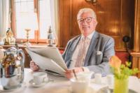 Aus dem Erbprinz zu Ettlingen: Fernseh-Interview mit Grand-Hotelier Bernhard Zepf.
