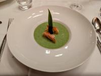 Feine Kartoffel-Bärlauchsuppe mit Rotgarnele