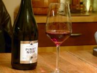 Rotweinfarben: Mario J. Burkhart ist der Rotwein-Picasso in Baden