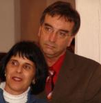 Taten statt Worte: Yasmin Laub näht und Bürgermeister Walter Laub verteilt selbst genähte Masken in Coronavirus-Krise.